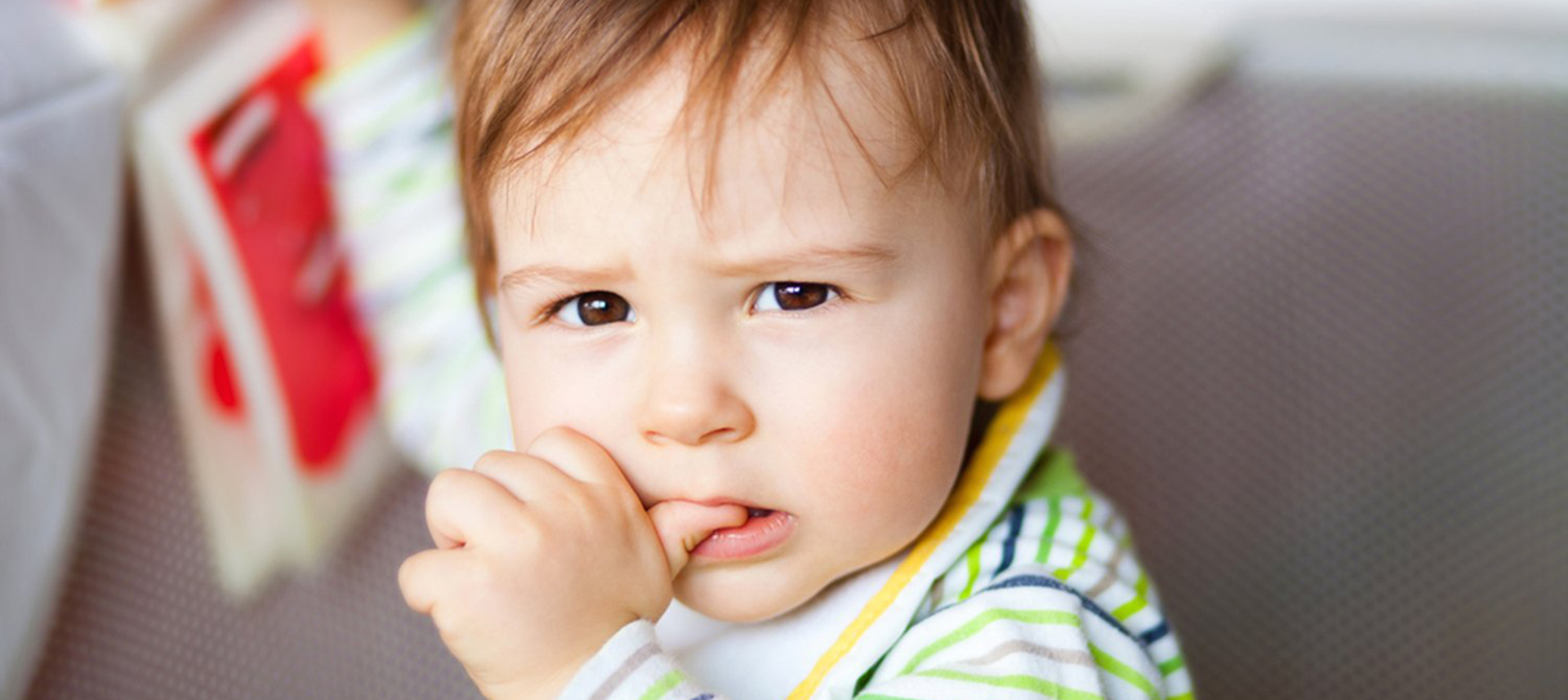 Ребенок грызет ногти. Как отучить от вредной привычки?