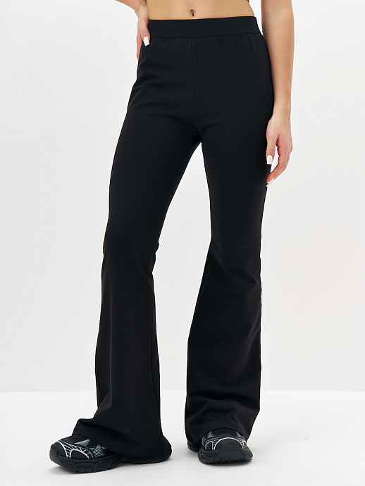 Брюки для девочки на ребенке