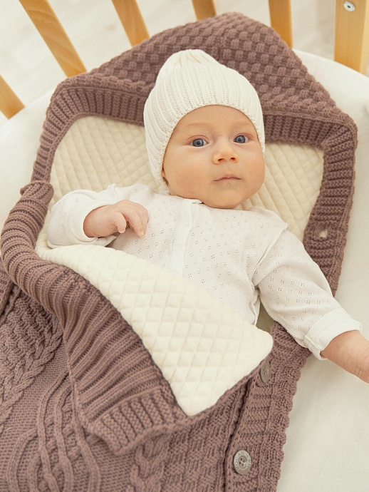 Конверт для малышей на ребенке