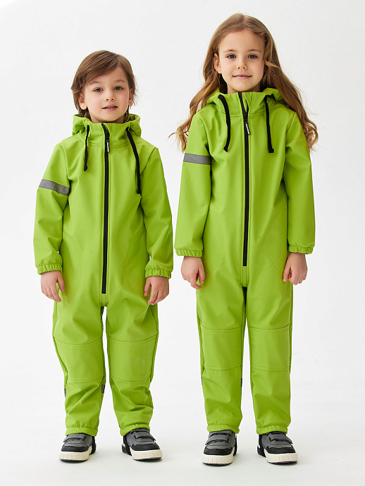 Комбинезон для девочки на ребенке